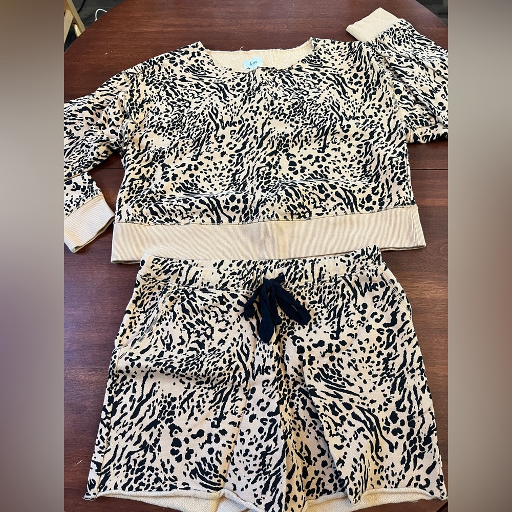 Jenni Intimates Woman’s Leopard Print Pajama Shorts Set - Black and Tan